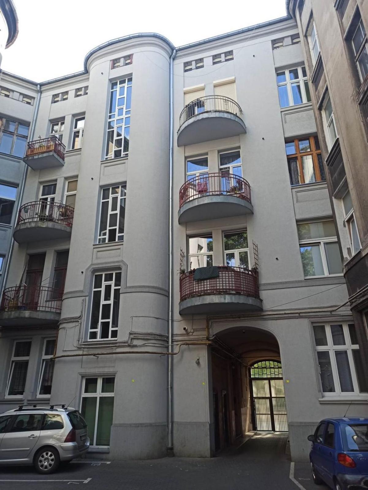 Gdanska 44 *